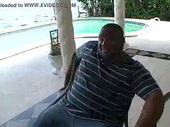 ぽっちゃり, ビーチ, 茶髪の, 中出し, 指いじり, 下着, オナニー, プール