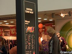 Braunhaarige, Geile alte tussi, Reif, Milf, Mutti, Muschi, Realität, Stiefmutter