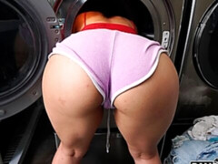 お尻, フェラチオ, 捕まる, ラティーナ, 淫乱熟女, ストリッピング, タトゥー, オッパイの