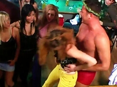 美女, フェラチオ, チェコ, グループ, なめる, 自然山雀, パーティ, オマンコ