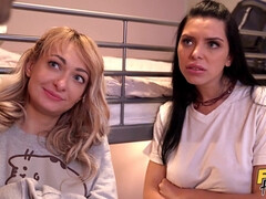 Rubia, Mamada, Morena, Garganta profunda, Sexo duro, Adolescente, Trio