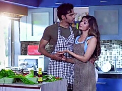 Asiatisch, Grosse titten, Vollbusig, Prominente, Hundestellung, Selbstgemacht, Indisch, Mutti