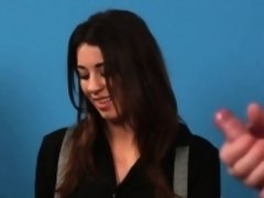 Britannique, Brunette brune, Homme nu et filles habillées, Femme dominatrice, Fétiche, Hd, Voyeur