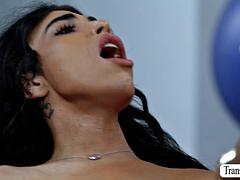 Tetas grandes, Morena, Gimnasio, Pajear, Sexo duro, Hd, Sexo fuerte, Tatuaje