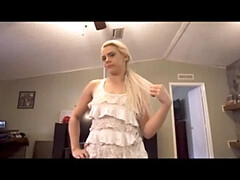 Naakte man aangeklede vrouw, Huisvrouw, Moeder die ik wil neuken, Naakt, Zusters, Strippen, Taboe, Plagen