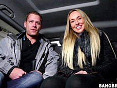 18 ans, Gros cul, Grosse bite, Gros seins, Blonde, Voiture, Chatte, Maigrichonne