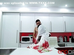 Arabe, Gros seins, Mignonne, Gorge profonde, Branlette thaïlandaise, Mère que j'aimerais baiser, Pov, Chatte