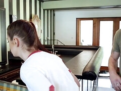 Красивые, Минет, Грудастые, Кончили внутрь, Семяизвержение, Смазливые, Глубокая глотка, Сиськи