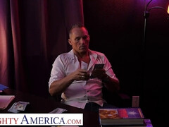 Sucer une bite, Brunette brune, Hd, Naturelle, Chatte, Chevaucher, Criant, Jarretelles