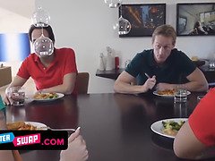 Pijpbeurt, Sperma in mond, Hondjeshouding, Hd, Rijden, Taboe, Tiener, Tieten likken