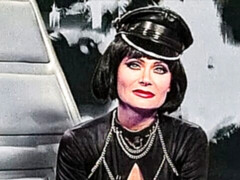 Gros cul, Brunette brune, Doigter, Latex, Solo, Jarretelles, Nénés, Jouets