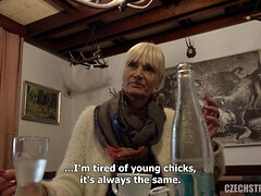 デカ尻, デカパイ, ブロンド, チェコ, 淫乱熟女, 自然山雀, アウトドア, オッパイの