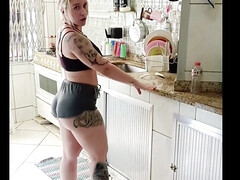 Amateur, Gros cul, Gros seins, Sucer une bite, Éjaculer dans la bouche, Tir de sperme, Fille latino, Domestique