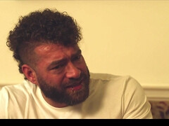 Grote mammen, Pijpbeurt, Brits, Kokhalzen, Hardcore, Doordringend, Tatoeage, Nat