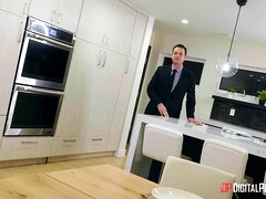 Asiatisch, Grosse titten, Betrug, Küssen, Küche, Lesbisch, Lecken, Muschi