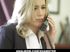 18 jaar, Kont naar mond, Grote mammen, Pijpbeurt, Rondborstig, Oudere vrouw, Moeder die ik wil neuken, Stiefmoeder