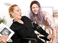 Culo grande, Verga grande, Tetas grandes, Mamada, Estilo perrito, Maduro, Oficina, Pelirrojo