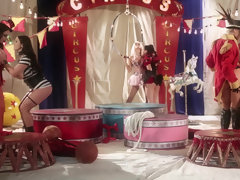 Анальный секс, Жопа, Большие сиськи, Ноги, Фетиш, Пальцем, Оргии, Игрушки