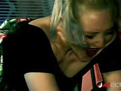 Cul, Blonde, Sucer une bite, En levrette, Hd, Petite femme, Réalité, Rasée