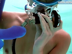 Grosse titten, Blasen, Dildo, Frau, Ungarisch, Öffentlich, Solo, Jungendliche (18+)