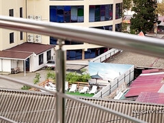 Grosse titten, Braunhaarige, Vollbusig, Flashen, Natürlichen titten, Im freien, Öffentlich, Solo