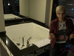 Amateur, Rubia, Bragas, Pov, Coño, Afeitado, Cabello corto, Tetas