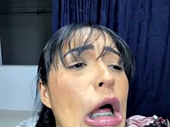 Shantal Lovee hot expression