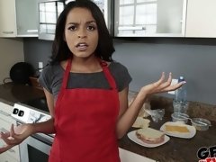 Grosser arsch, Blasen, Hundestellung, Handjob, Interrassisch, Küche, Entkleiden, Jungendliche (18+)