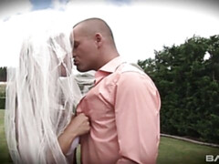 Culo grande, Verga grande, Tetas grandes, Mamada, Estilo perrito, Madres para coger, Al aire libre, Medias largas