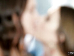 Большая жопа, Пальцем, Поцелуи, Лесбиянка, Лизание, Киски, Бритые, Сиськи