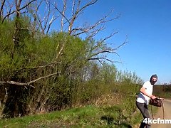 フェラチオ, 着衣女と全裸男, エロ熟女, Hd, 熟年, アウトドア, 公共, ストッキング