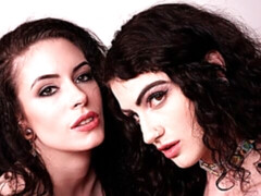 Anaal, Bruinharig, Dominatie, Fetisj, Likken, Masturbatie, Kut duiken, Strippen