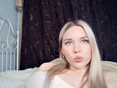 Girl squirting on webcam