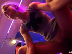 Bekleidet, Tanzen, Handjob, Hardcore, Lecken, Masturbation, Orgie, Schulmädchen