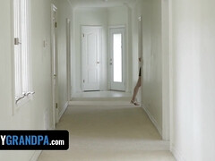 Brunette brune, Queue, En levrette, Faciale, Grandpère, Hd, Chatte, Adolescente