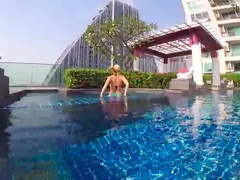 Culo, Rubia, Al aire libre, Piscina, Público, Hermanas, Puta, Voyeur