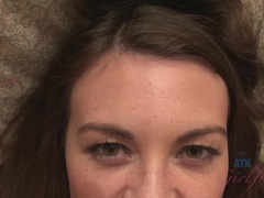 Brunette brune, Éjaculation interne, Poupée, Branlette thaïlandaise, Petite amie, Lunettes, Pov, Chatte