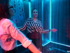 Черные, Блондинки, Танцы, Секс без цензуры, Межрасовый секс, Лесбиянка, Оргии, Влажная