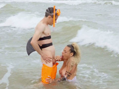 Amateur, Plage, Blonde, Sucer une bite, De plein air, Tatouage