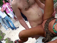 18 jahre, Geile alte tussi, Deutsch, Milf, Mutti, Öffentlich, Verführt, Jungendliche (18+)