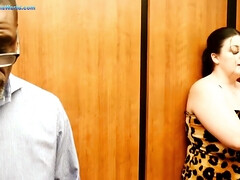 ぽっちゃり, デカ尻, イマラチオ, ダブル開発, 異人種間, 淫乱熟女, オーガズム, タトゥー