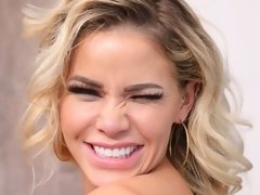 Anal, Gros seins, Sucer une bite, Doigter, Branlette thaïlandaise, Mère que j'aimerais baiser, Rasée, Nénés