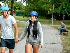 18 jahre, Braunhaarige, Gehörnter ehemann, Tschechisch, Handjob, Geld, Realität, Jungendliche (18+)