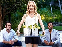 Culo grande, Verga grande, Tetas grandes, Rubia, Mamada, Estilo perrito, Interracial, Madres para coger