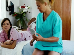 Asiatique, Gros seins, Plantureuse, Léchez, Actrice du porno, Chatte, Tatouage, Uniforme