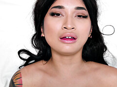 18 años, Entrevista, Coño, Afeitado, Solo, Tatuaje, Tetas, Juguetes