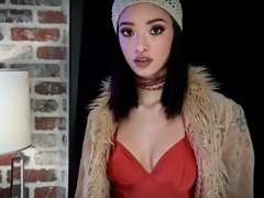 Sensual hottie Scarlett Bloom takes a big dick in the mouth