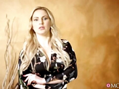 Gros seins, Sucer une bite, Tromperie, Couple, Hôtel, Maman, Piercing, Pov