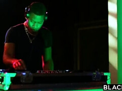 ビーチ, デカチン, デカパイ, フェラチオ, 顔射, 異人種間, ヌード, 馬乗り