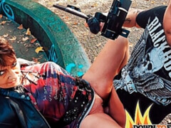 Grosser arsch, Braunhaarige, Masturbation, Reif, Im freien, Piercing, Pov, Öffentlich